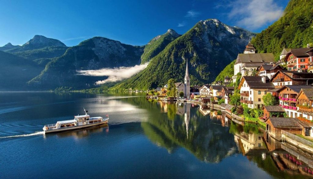Inspiratie voor je reis krokusvakantie: sneeuwbestemmingen in de Alpen en zonnige oorden vergelijken